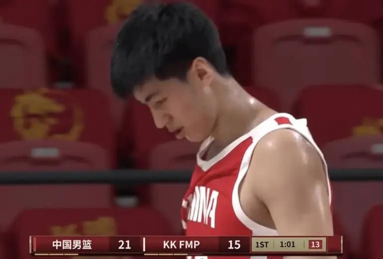 学霸港姐王嘉慧晒美照 颜值体态双在线气质出众