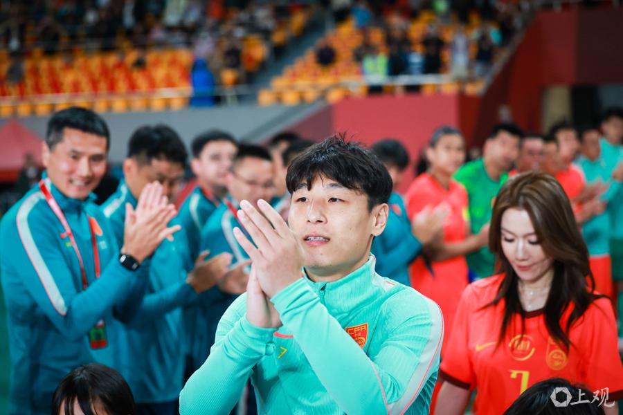 卧槽!詹姆斯跟湖人的矛盾,2021年就发生了...